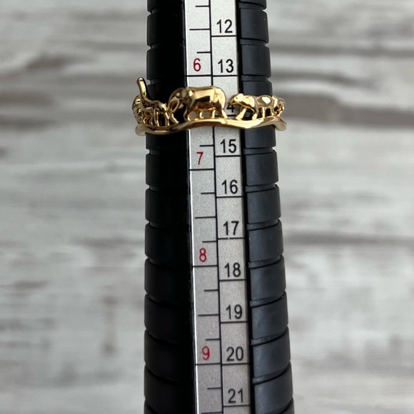 Safari Animal Theme Ring - Size 6.5 - Picture 3 of 3